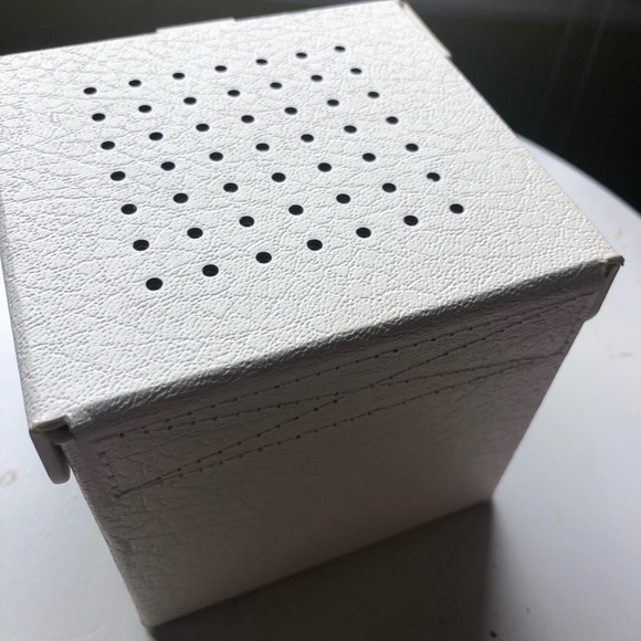 DIESEL Watch Box White Leather Box Faux Snap Closure Pillow Inside For Watch - Picture 10 of 12